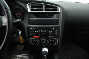 Citroen C4 Exclusive, 1.6 л, АКПП, 2012 фото 10