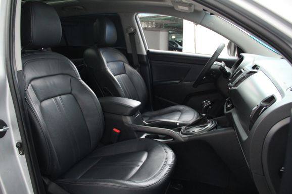 Kia Sportage, 2.0 л, АТ, 2012 фото 2