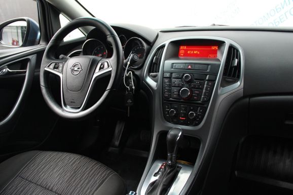 Opel Astra Cosmo, 1.4 л, АТ, 2012 фото 8