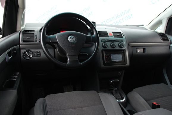 Volkswagen Touran Highline, 2.0 л, Робот, 2008 фото 8