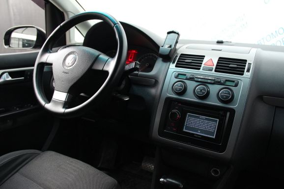 Volkswagen Touran Highline, 2.0 л, Робот, 2008 фото 9