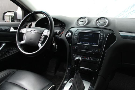 Ford Mondeo Titanium, 2.0 л, Робот, 2013 фото 9