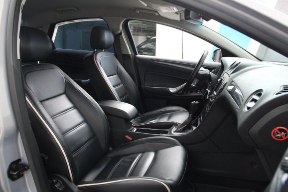 Ford Mondeo Titanium, 2.0 л, Робот, 2013 фото 2