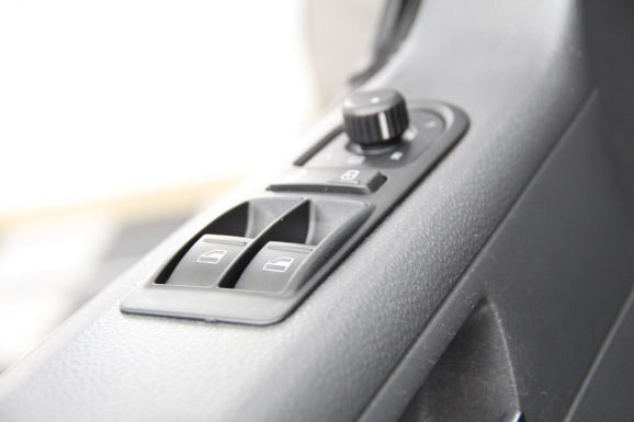 Volkswagen Caravelle Comfortline, 2.0 л, МТ, 2013 фото 11