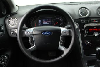 Ford Mondeo Titanium, 2.0 л, РКПП, 2012 фото 8