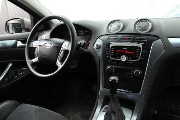 Ford Mondeo Titanium, 2.0 л, Робот, 2012 фото 9