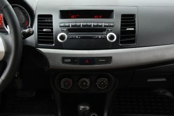 Mitsubishi Lancer, 2.0 л, CVT, 2010 фото 12