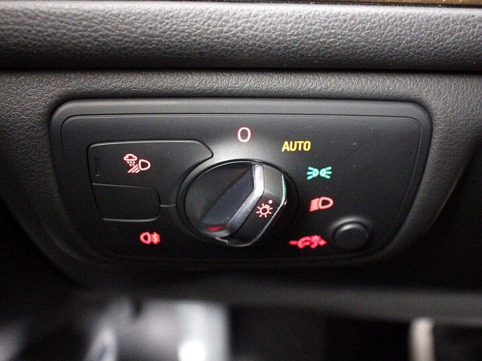 Audi A6, 1.8 л, Робот, 2015 фото 2