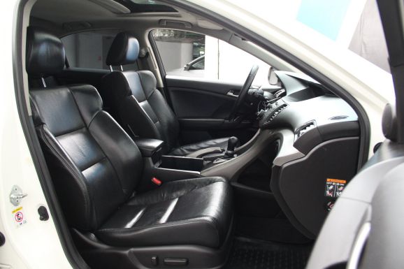 Honda Accord, 2.4 л, АТ, 2010 фото 2