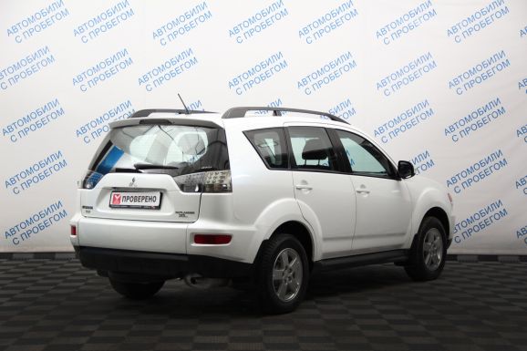 Mitsubishi Outlander Ultimate, 2.4 л, Вариатор, 2011 фото 6