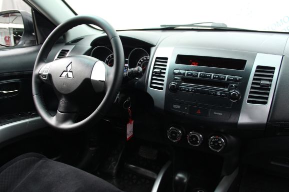 Mitsubishi Outlander Ultimate, 2.4 л, Вариатор, 2011 фото 7