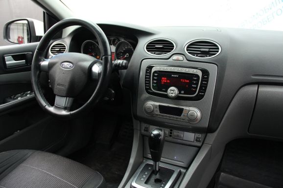 Ford Focus Ghia, 1.6 л, АТ, 2010 фото 9