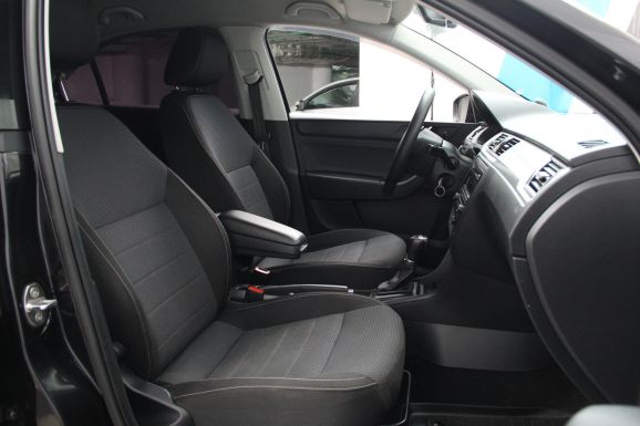 Skoda Rapid, 1.6 л, АТ, 2014 фото 2