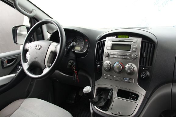 Hyundai H-1, 2.5 л, МТ, 2011 фото 7