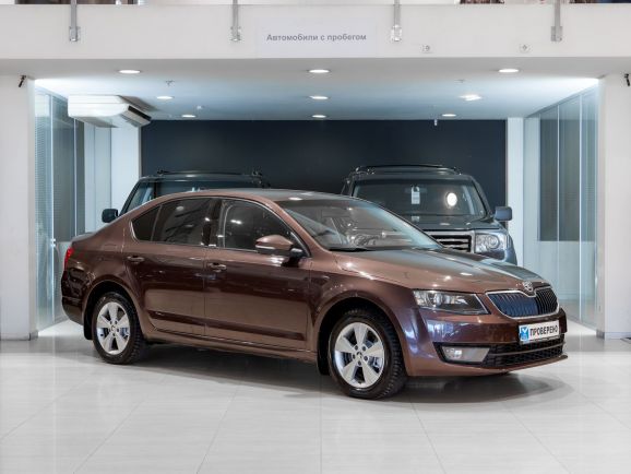 Skoda Octavia, Робот, 2015 фото 5