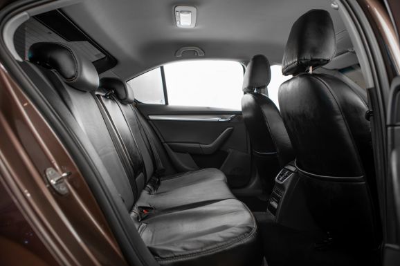 Skoda Octavia, Робот, 2015 фото 8