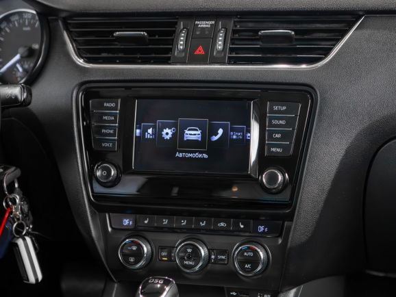 Skoda Octavia, Робот, 2015 фото 13