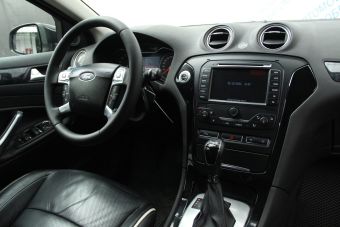 Ford Mondeo Titanium, 2.0 л, РКПП, 2012 фото 7