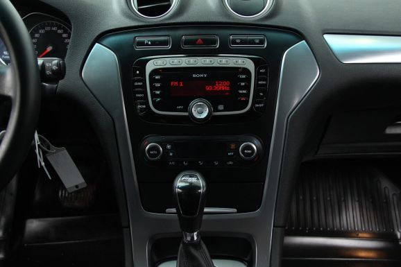 Ford Mondeo Titanium, 2.0 л, Робот, 2012 фото 10