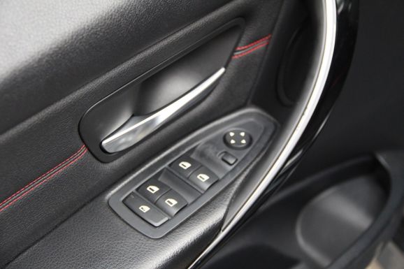 BMW 3 серии, 2.0 л, АТ, 2013 фото 2