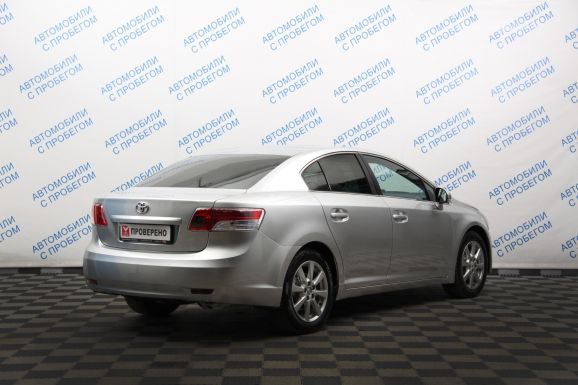 Toyota Avensis Люкс, 2.0 л, Вариатор, 2009 фото 5