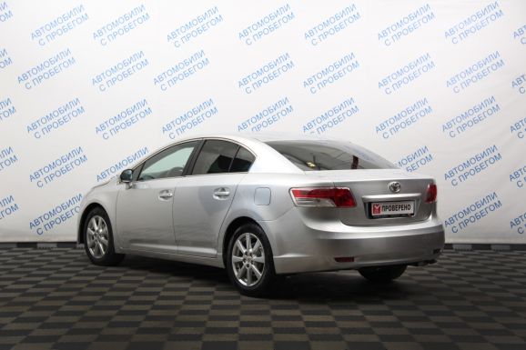 Toyota Avensis Люкс, 2.0 л, Вариатор, 2009 фото 6
