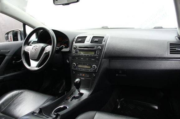Toyota Avensis Люкс, 2.0 л, Вариатор, 2009 фото 8