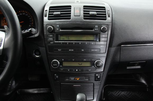 Toyota Avensis Люкс, 2.0 л, Вариатор, 2009 фото 10