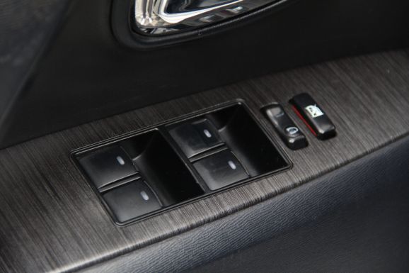 Toyota Avensis Люкс, 2.0 л, Вариатор, 2009 фото 11