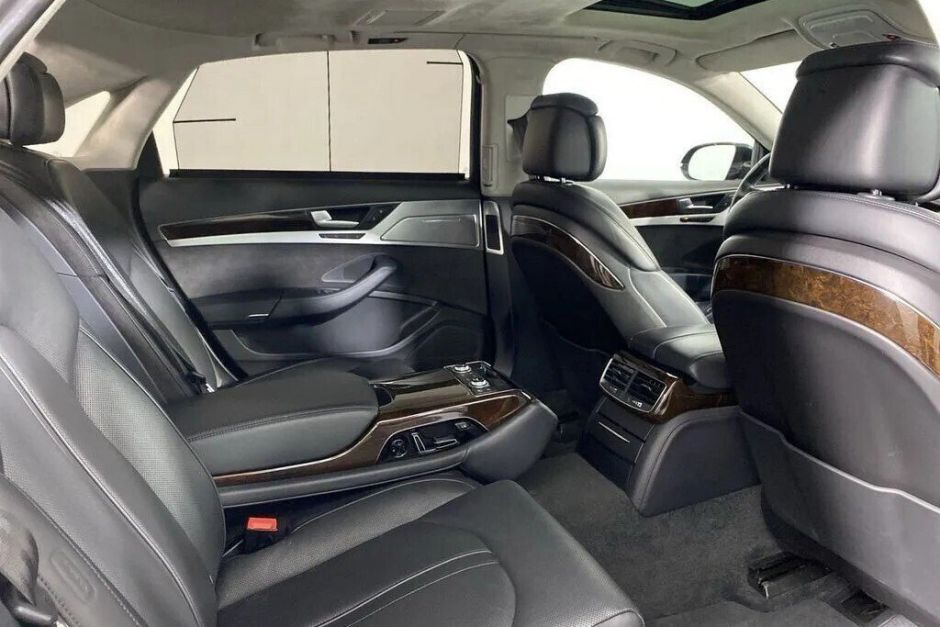 Audi A8, 3.0 л, АТ, 2016 фото 2