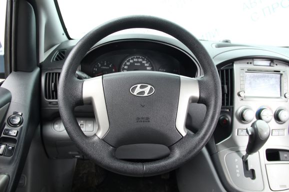 Hyundai Grand Starex, 2.5 л, АТ, 2011 фото 9