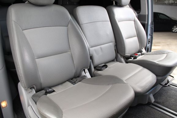 Hyundai Grand Starex, 2.5 л, АТ, 2011 фото 2