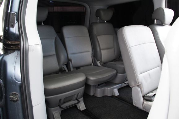 Hyundai Grand Starex, 2.5 л, АТ, 2011 фото 1