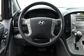 Hyundai Grand Starex, 2.5 л, АКПП, 2013 фото 8