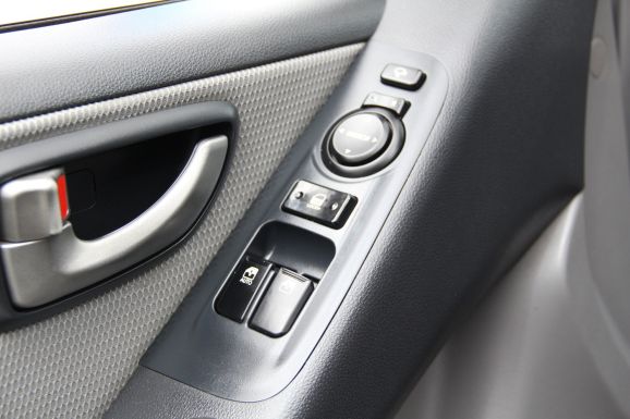 Hyundai Grand Starex, 2.5 л, АТ, 2013 фото 12