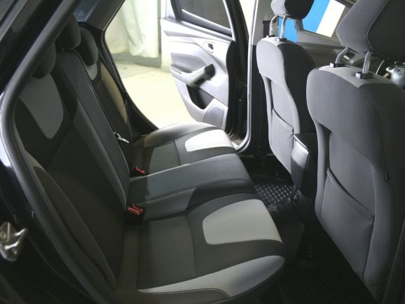 Ford Focus, 1.6 л, Робот, 2013 фото 1