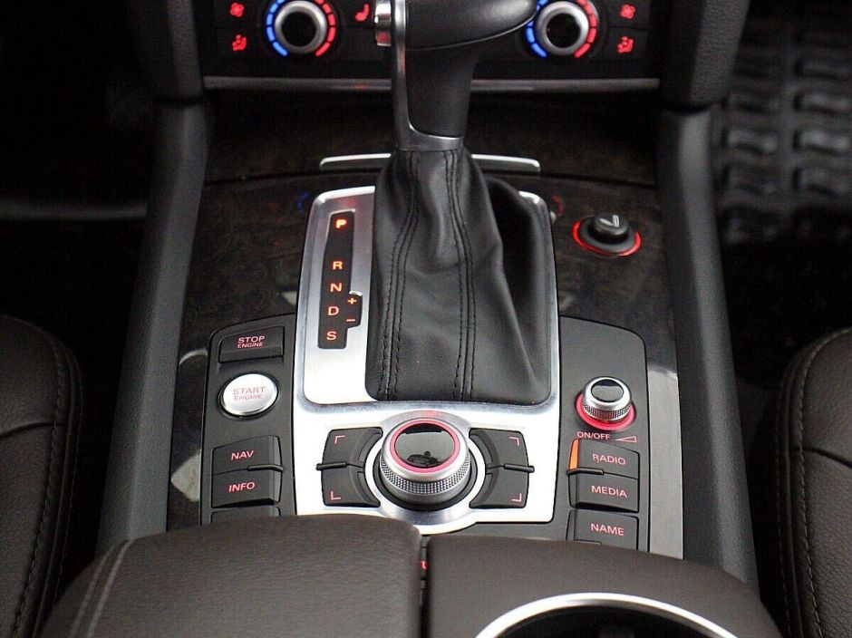 Audi Q7, 3.0 л, АТ, 2014 фото 2