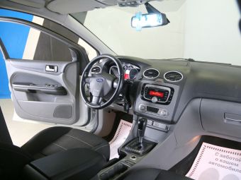 Ford Focus, 2.0 л, АКПП, 2011 фото 2