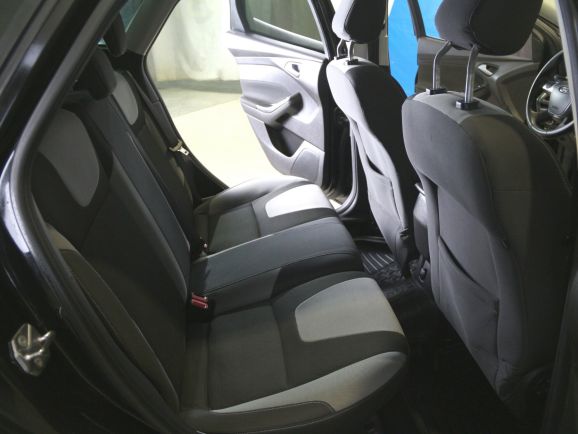 Ford Focus, 1.6 л, Робот, 2013 фото 1