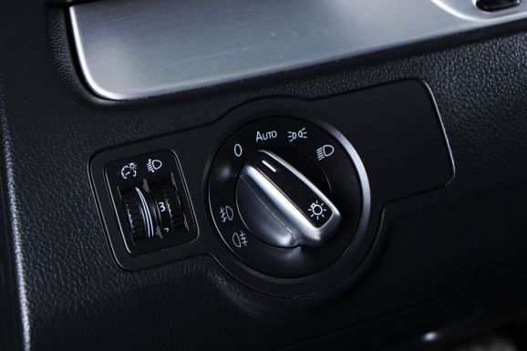 Volkswagen Passat, 1.8 л, Робот, 2013 фото 8