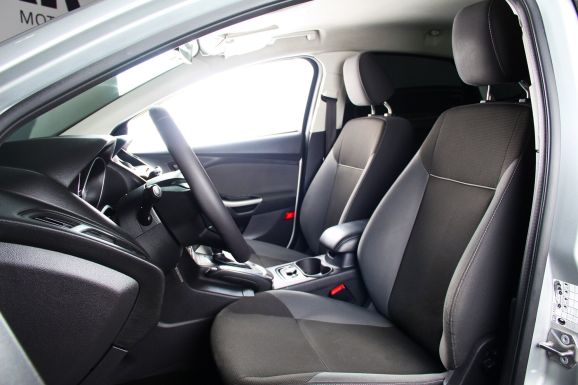 Ford Focus, 1.6 л, Робот, 2013 фото 8