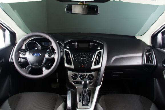 Ford Focus, 1.6 л, Робот, 2013 фото 10