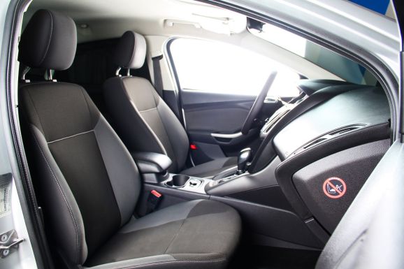 Ford Focus, 1.6 л, Робот, 2013 фото 2