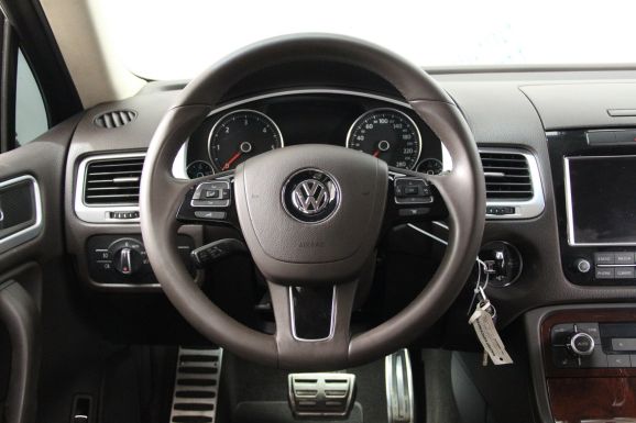 Volkswagen Touareg, 3.0 л, АТ, 2012 фото 8