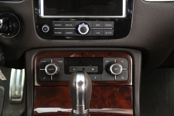 Volkswagen Touareg, 3.0 л, АТ, 2012 фото 11