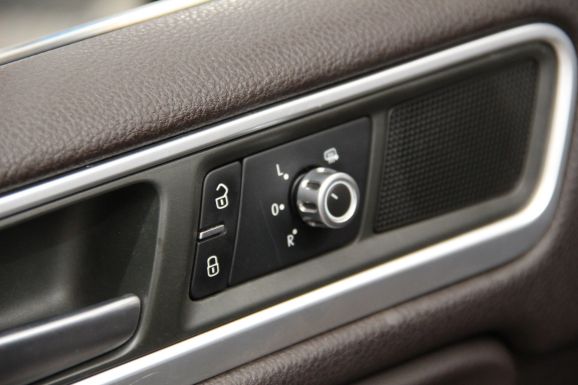 Volkswagen Touareg, 3.0 л, АТ, 2012 фото 13