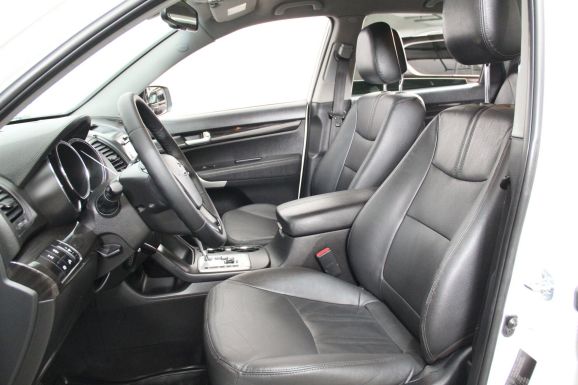 Kia Sorento, 2.4 л, АТ, 2010 фото 2