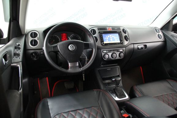 Volkswagen Tiguan, 2.0 л, АТ, 2011 фото 7