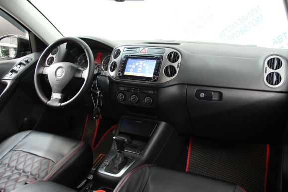 Volkswagen Tiguan, 2.0 л, АТ, 2011 фото 9