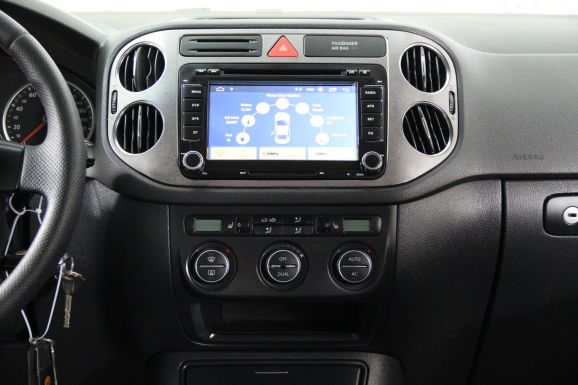 Volkswagen Tiguan, 2.0 л, АТ, 2011 фото 10